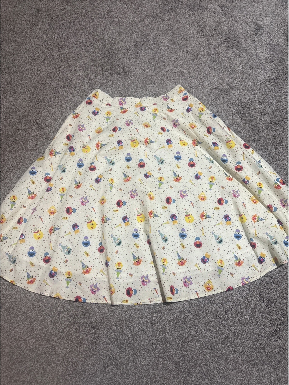 NWT Tulip B XL White A line Swing Skirt Sesame Street Character Print - Picture 1 of 3
